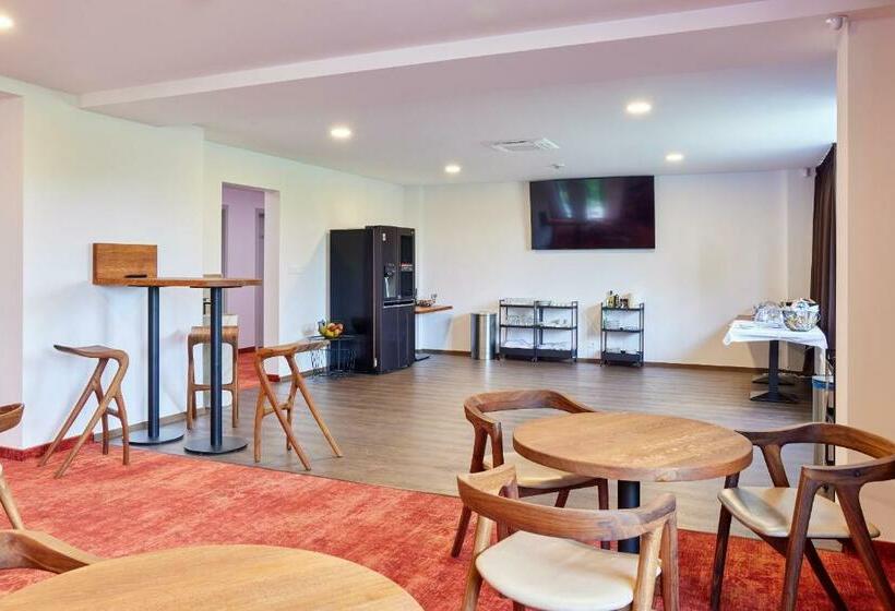 בית מלון כפרי Hertz