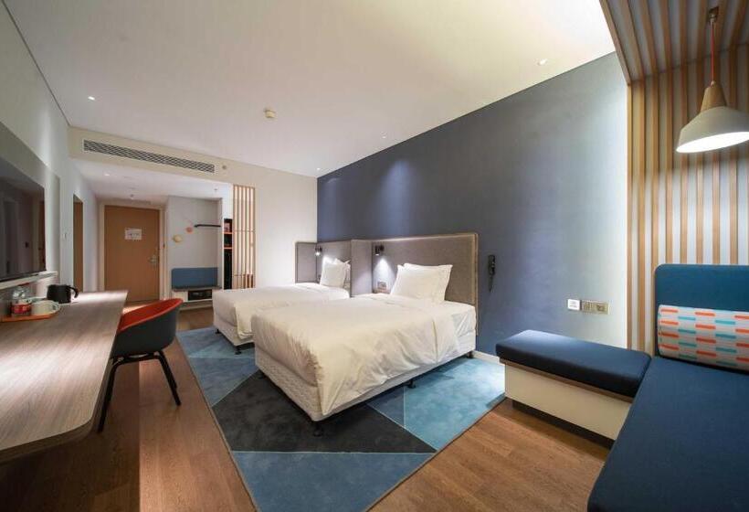 Отель Holiday Inn Express Yixing, An Ihg