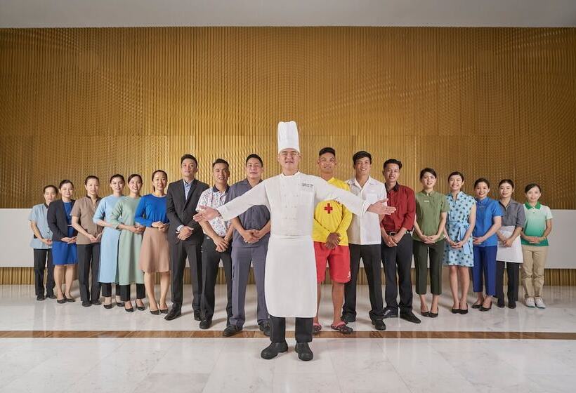 هتل Holiday Inn Resort Ho Tram Beach, An Ihg