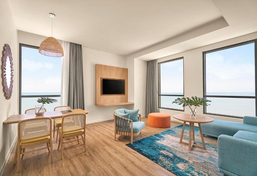 هتل Holiday Inn Resort Ho Tram Beach, An Ihg