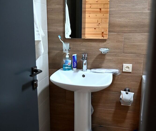 בית מלון כפרי Kaghni