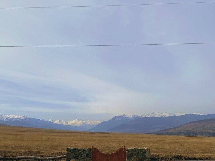 בית מלון כפרי Kaghni