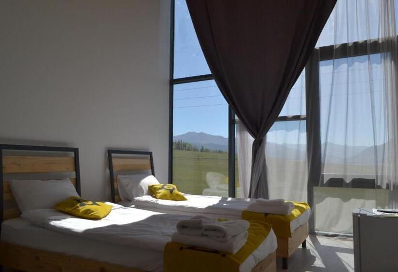 בית מלון כפרי Kaghni