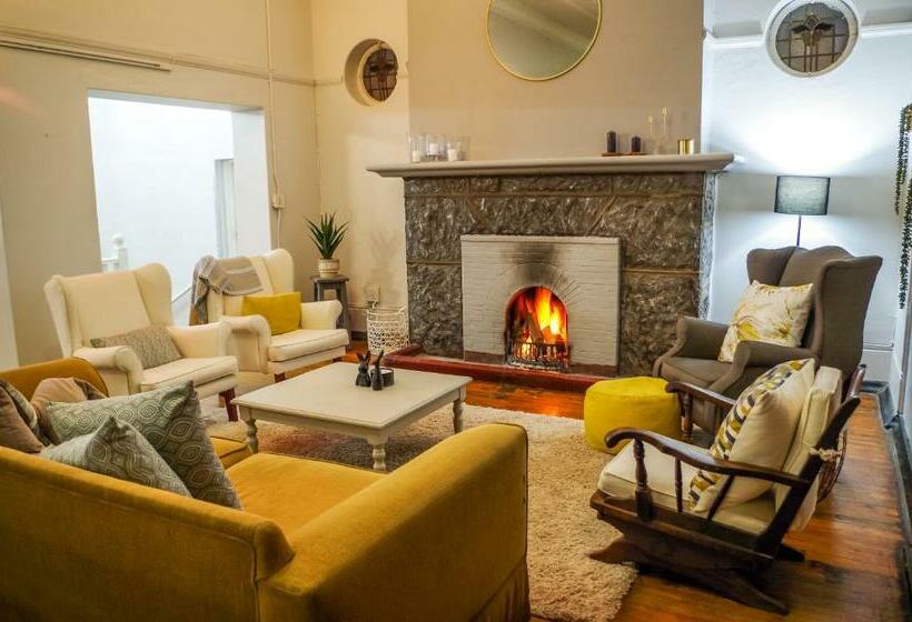 בית מלון כפרי Katberg Mountain Resort &