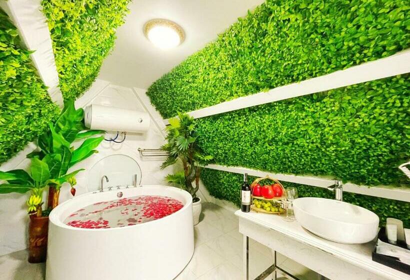 King S Hotel Văn Quán