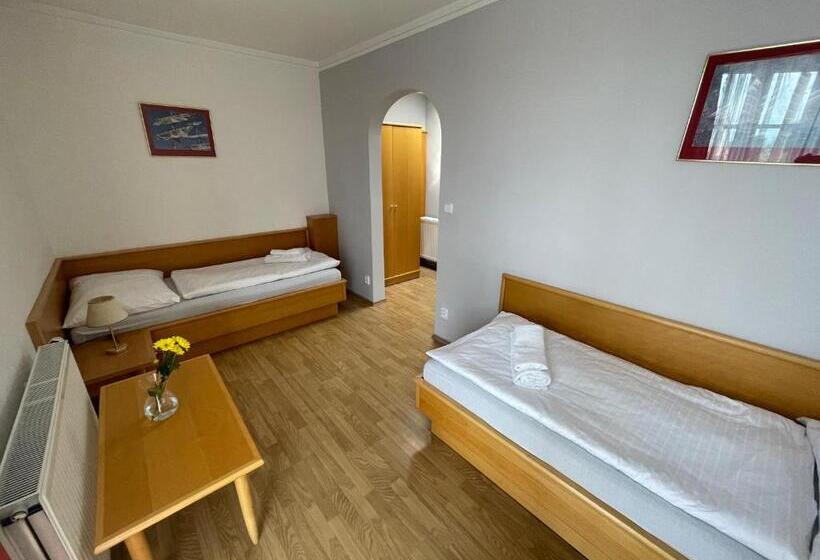 酒店 Laguna & Restaurant