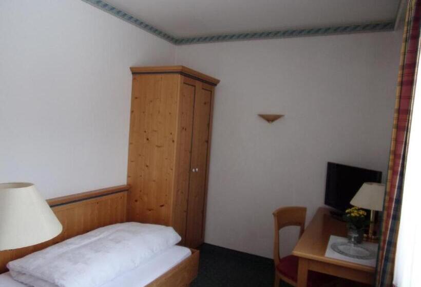 Отель Landgasthof Hacker