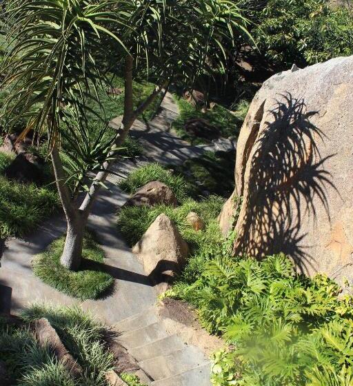 Отель Mogi Boutique