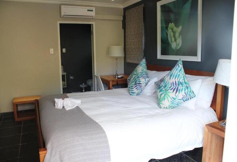 Отель Mogi Boutique