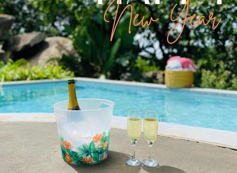 Отель Mogi Boutique