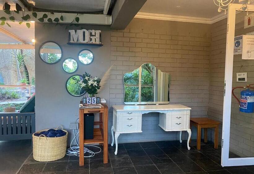 Отель Mogi Boutique