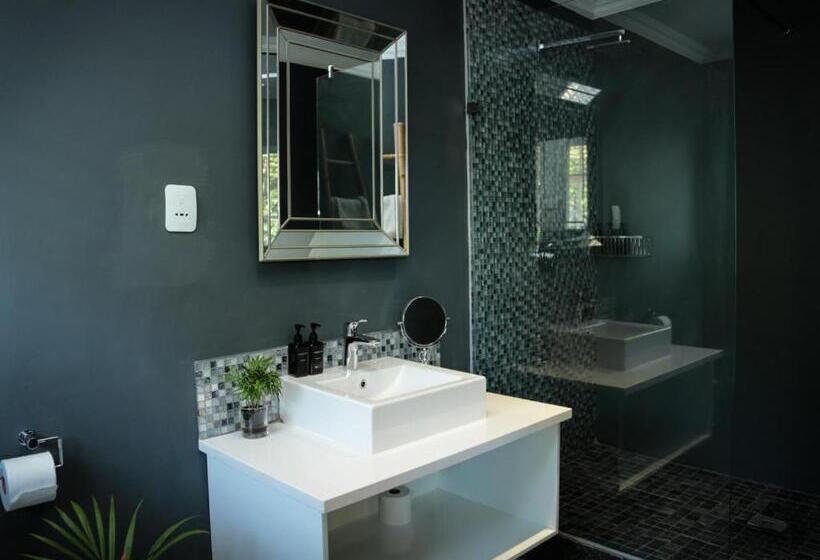 Отель Mogi Boutique