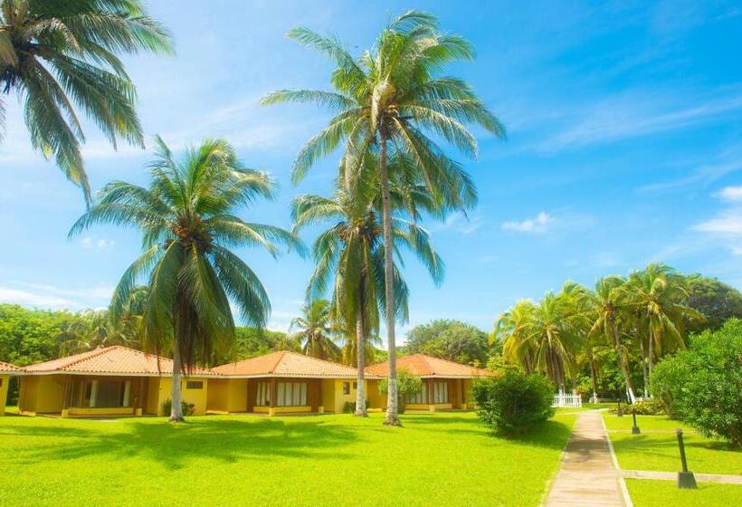 فندق Nandel Beach Resort