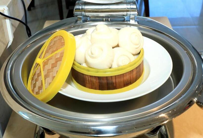 Orson Hotel & Resort Con Dao