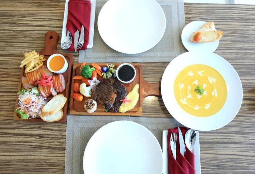 Orson Hotel & Resort Con Dao