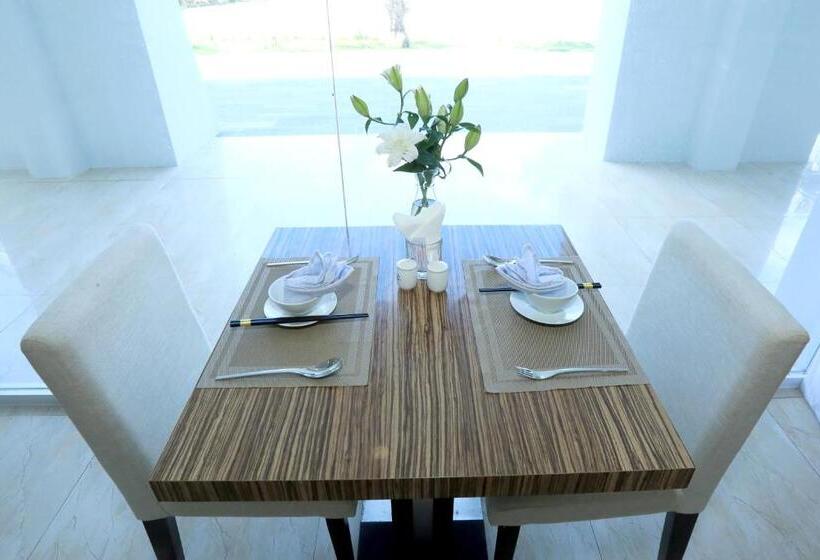 Orson Hotel & Resort Con Dao