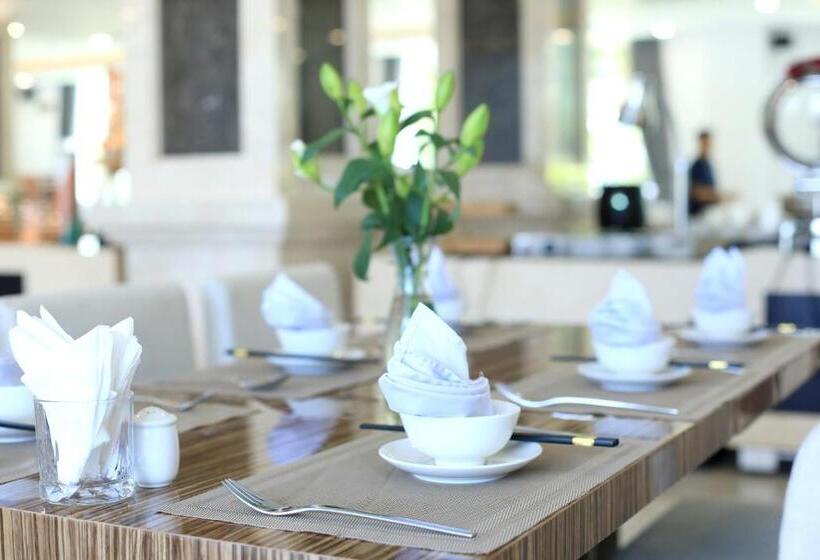 Orson Hotel & Resort Con Dao