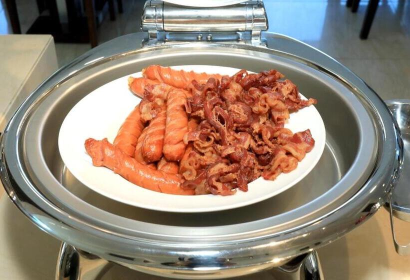 Orson Hotel & Resort Con Dao