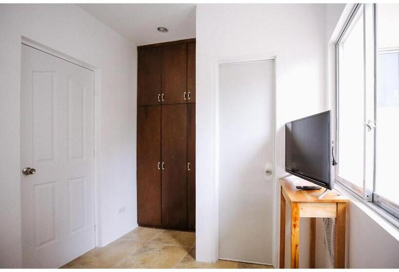 ホテル Oyo 789 Abn Residences