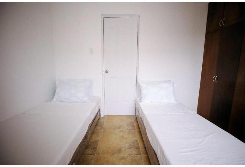 ホテル Oyo 789 Abn Residences