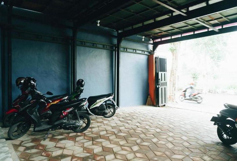 فندق Reddoorz Syariah Near Alun Alun Blitar