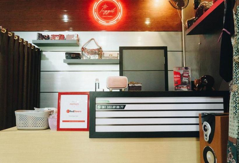 فندق Reddoorz Syariah Near Alun Alun Blitar