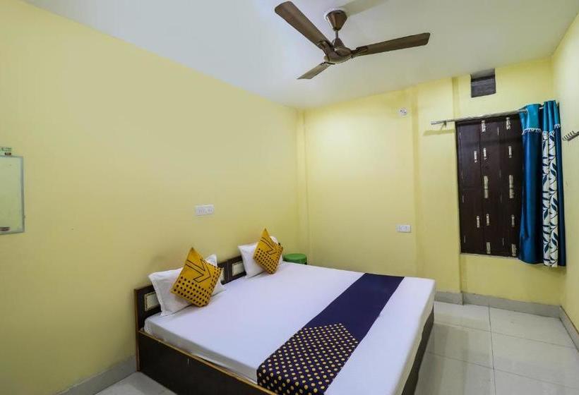 ホテル Spot On 44295 Sarnath Tourist Guest House