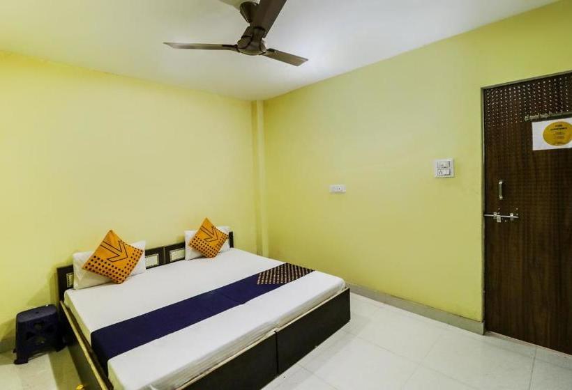 ホテル Spot On 44295 Sarnath Tourist Guest House