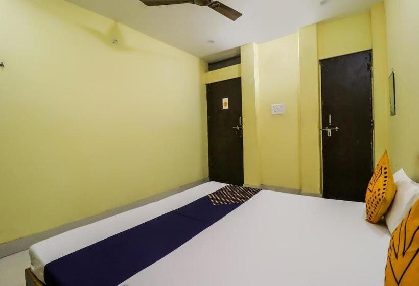 ホテル Spot On 44295 Sarnath Tourist Guest House