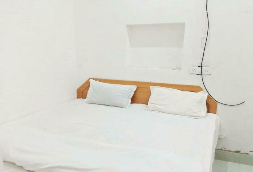 酒店 Spot On 80245 Rajgharana Guest House