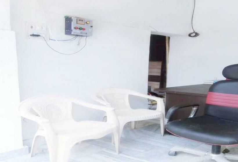 酒店 Spot On 80245 Rajgharana Guest House