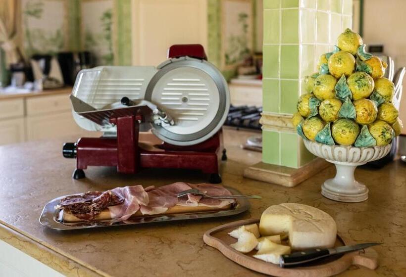 Отель Villa San Pietro