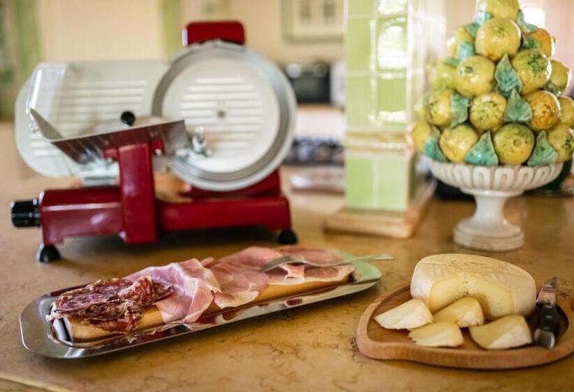 Отель Villa San Pietro