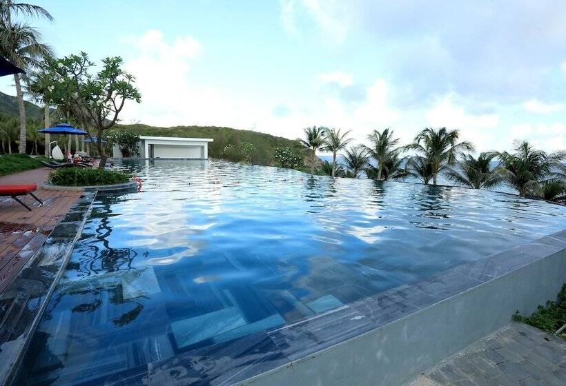 Orson Hotel & Resort Con Dao