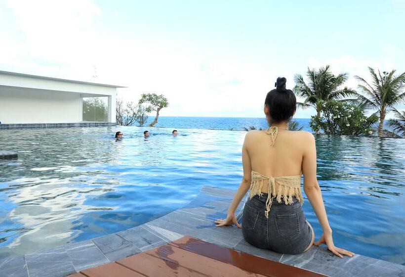 Orson Hotel & Resort Con Dao