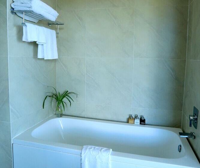 Orson Hotel & Resort Con Dao