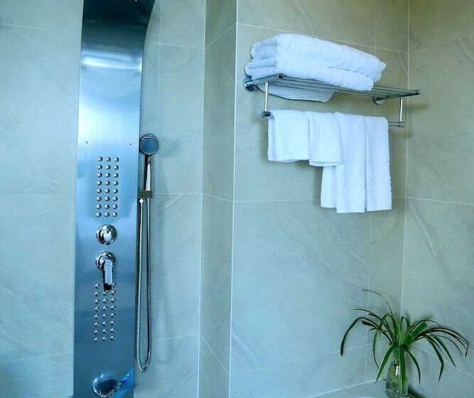 Orson Hotel & Resort Con Dao