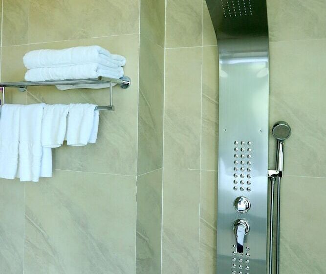 Orson Hotel & Resort Con Dao