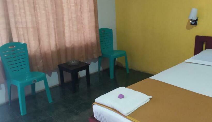 Oyo 90490 Hotel Nyi Rindang