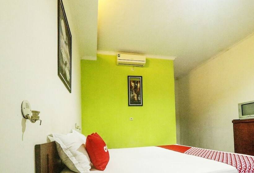 Oyo 90490 Hotel Nyi Rindang