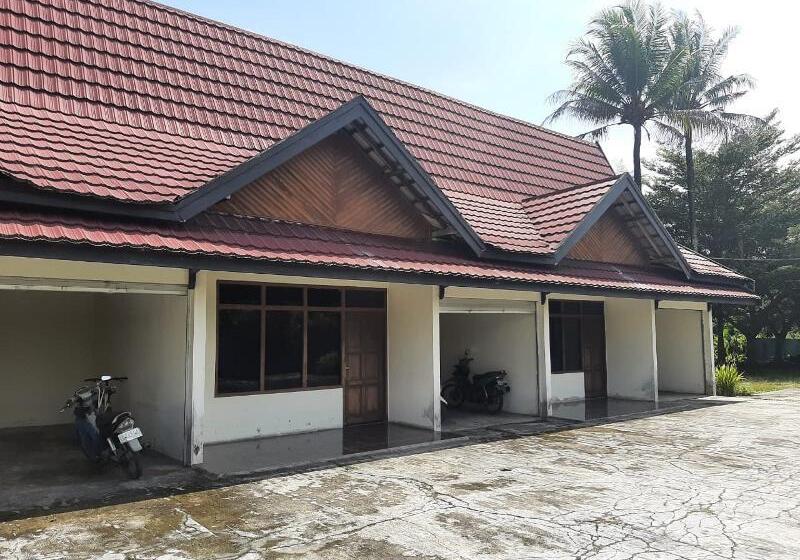 Oyo 90490 Hotel Nyi Rindang