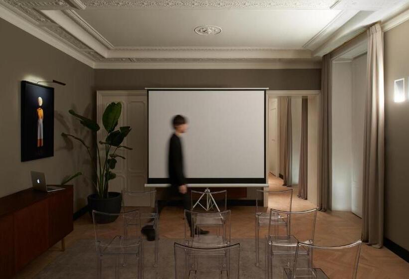 膳宿费 Amabilia Suites