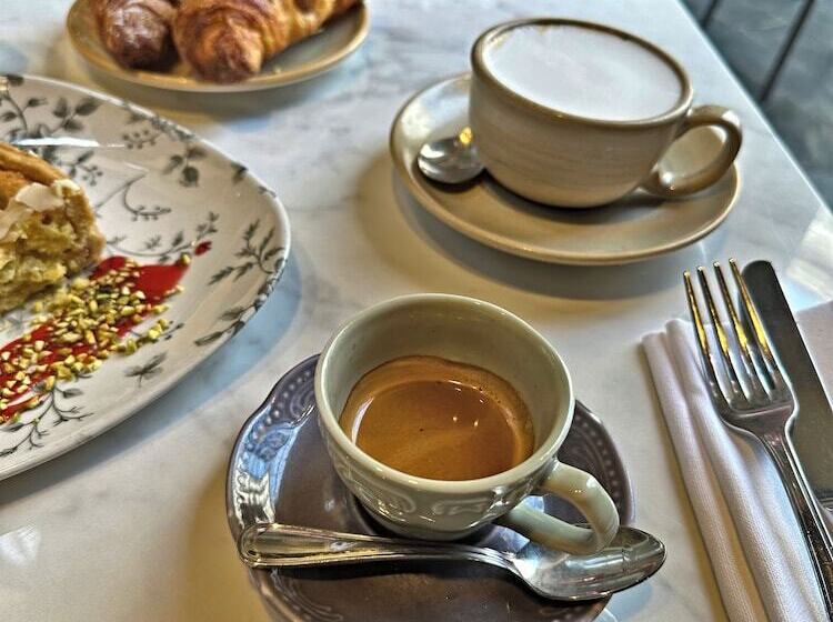 膳宿费 Amabilia Suites