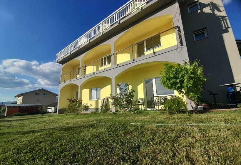 پانسیون Apartmani Mamić