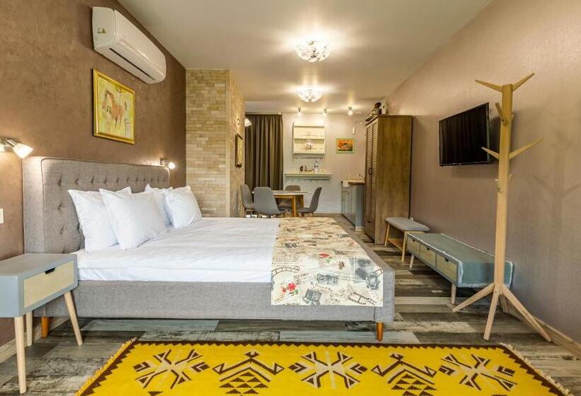 פנסיון Club Houses Stefvall