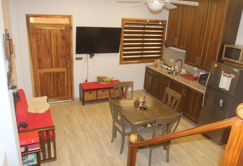 بنسيون El Ocaso