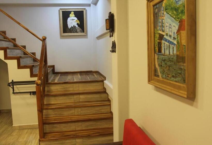 بنسيون El Ocaso