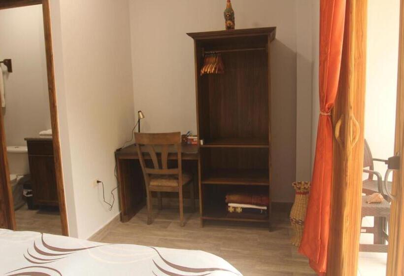 بنسيون El Ocaso