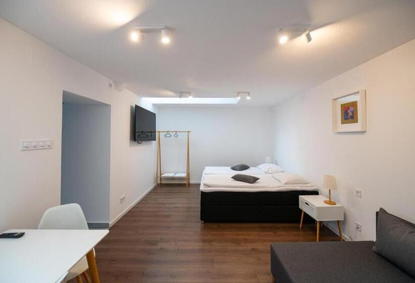 Пансион Pixel Guesthouse