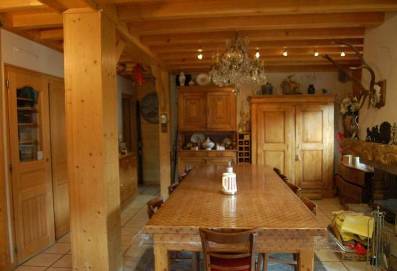 פנסיון Room In Guest Room   Les Gets Room For 4 People